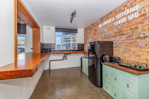 The Pink Hotel Coolangatta - Accommodation Rockhampton 4