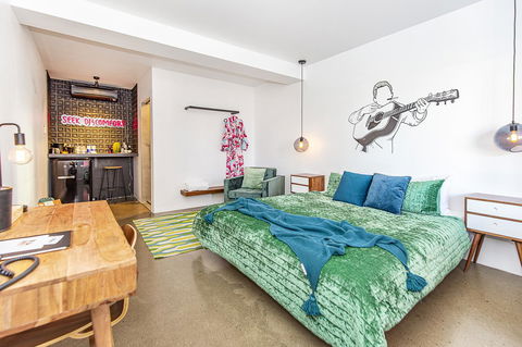 The Pink Hotel Coolangatta - Accommodation Rockhampton 27