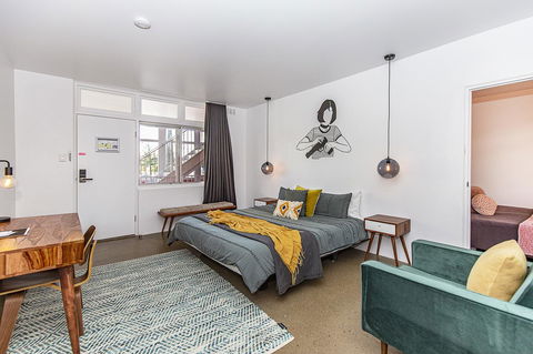 The Pink Hotel Coolangatta - Accommodation Rockhampton 12