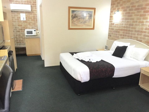 Country Gardens Motor Inn - Accommodation Rockhampton 10