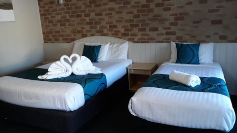 Country Gardens Motor Inn - Accommodation Rockhampton 5