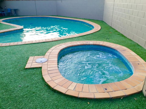 Country Gardens Motor Inn - Accommodation Rockhampton 9
