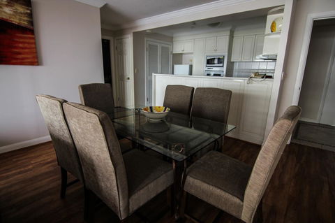 The Phoenician Resort - Accommodation Rockhampton 7