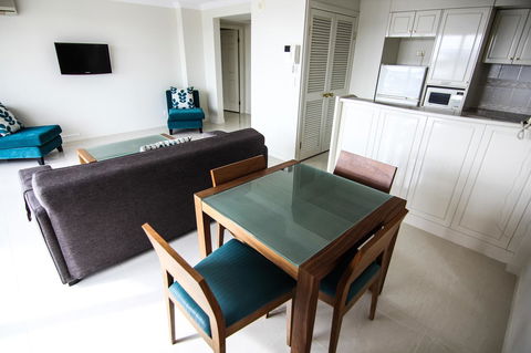 The Phoenician Resort - Accommodation Rockhampton 17
