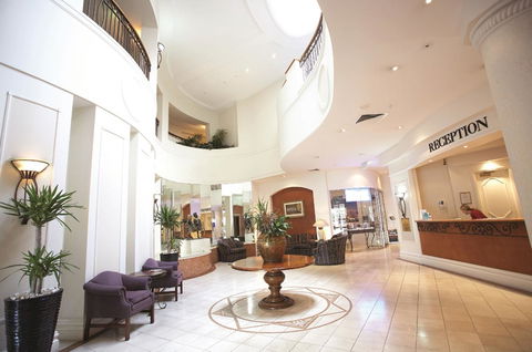 The Phoenician Resort - Accommodation Rockhampton 5