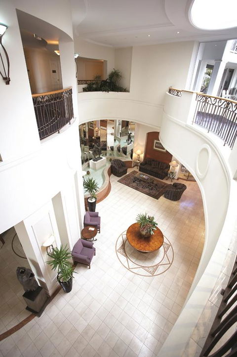The Phoenician Resort - Accommodation Rockhampton 11