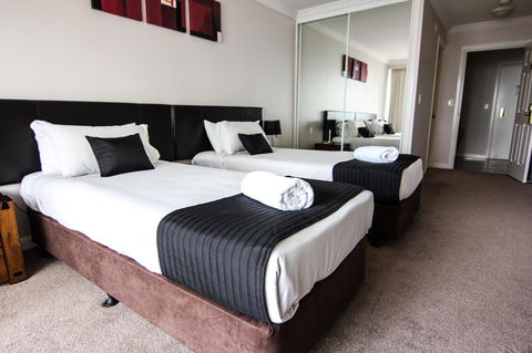 The Phoenician Resort - Accommodation Rockhampton 30