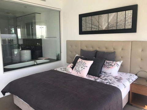 Luxury 3 Bedroom In Heart Of Broadbeach - Accommodation Rockhampton 16