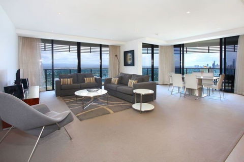 Luxury 3 Bedroom In Heart Of Broadbeach - Accommodation Rockhampton 3