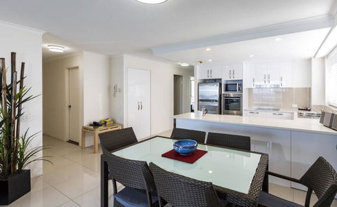 South Pacific Plaza - Official - Accommodation Rockhampton 2