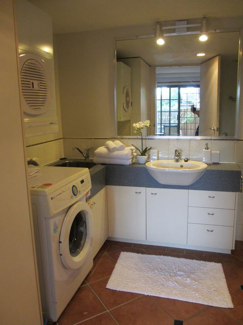Powerhouse Apartments - Accommodation Rockhampton 6