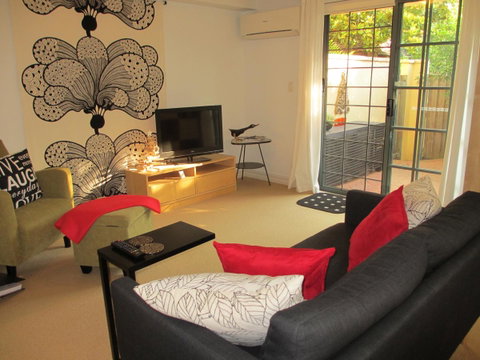 Powerhouse Apartments - Accommodation Rockhampton 11