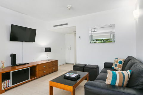 Palm Cove Beach Apartment - Accommodation Rockhampton 18