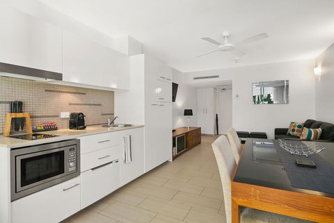 Palm Cove Beach Apartment - Accommodation Rockhampton 7