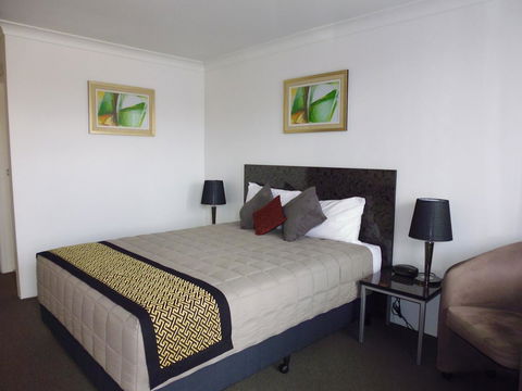 Burke & Wills Motor Inn - Accommodation Rockhampton 1
