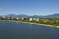 Holiday Inn Cairns Harbourside