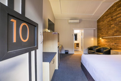 Downs Motel - Accommodation Rockhampton 3