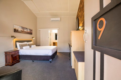 Downs Motel - Accommodation Rockhampton 4