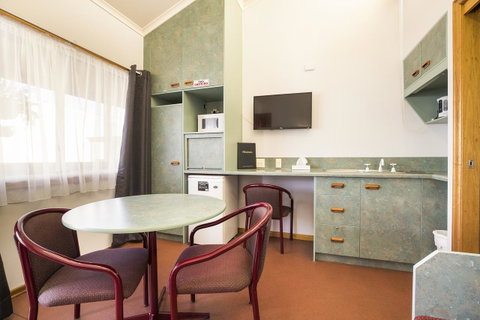 Downs Motel - Accommodation Rockhampton 7