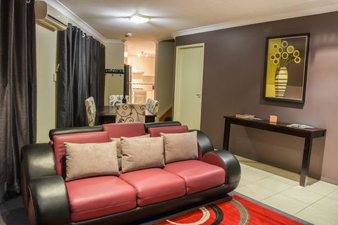 Atricom - Accommodation Rockhampton 0