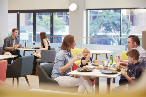 Holiday Inn Express Brisbane Central, An IHG Hotel - Accommodation Rockhampton 7