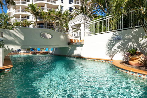 ULTIQA Burleigh Mediterranean Resort - Accommodation Rockhampton 12
