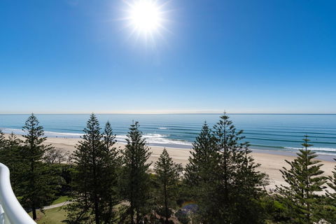 ULTIQA Burleigh Mediterranean Resort - Accommodation Rockhampton 15