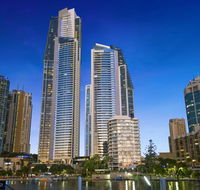 Holiday Holiday Circle On Cavill Apartments - Accommodation Rockhampton