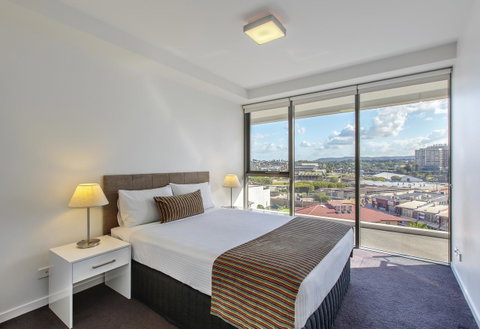 Code Apartments - Accommodation Rockhampton 4