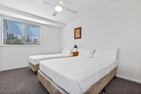 84 The Spit Holiday Apartments - Accommodation Rockhampton 1