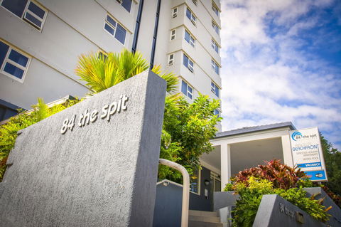 84 The Spit Holiday Apartments - Accommodation Rockhampton 2