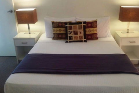 Excluza - Accommodation Rockhampton 3