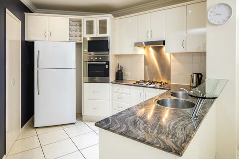 Jack And Newell Holiday Apartments - Accommodation Rockhampton 30