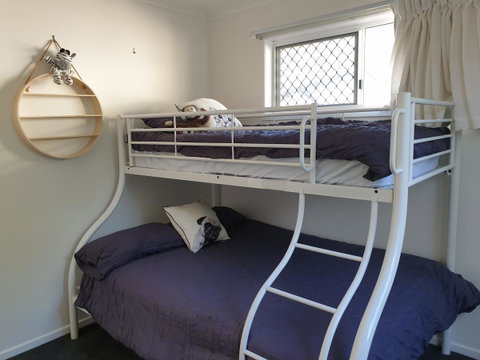 Beautiful Home- Walk To Beach-Short Drive To Noosa - Accommodation Rockhampton 8