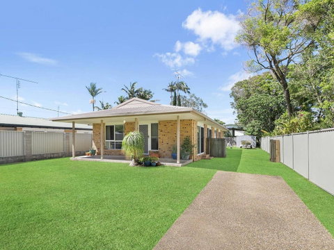 Beautiful Home- Walk To Beach-Short Drive To Noosa - Accommodation Rockhampton 7