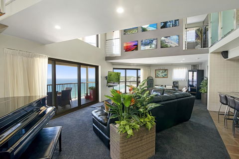 Burleigh Esplanade Apartments - Accommodation Rockhampton 26