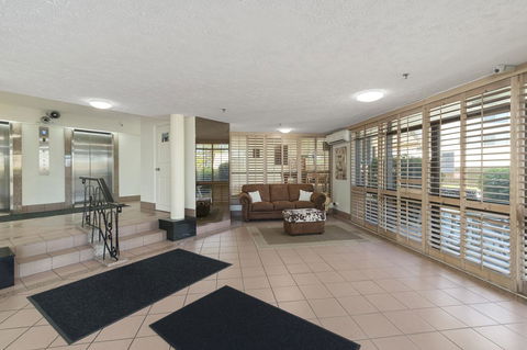 Burleigh Esplanade Apartments - Accommodation Rockhampton 31