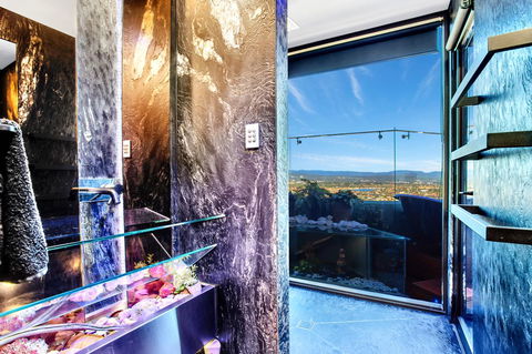 Burleigh Esplanade Apartments - Accommodation Rockhampton 7