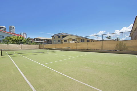 Burleigh Esplanade Apartments - Accommodation Rockhampton 15