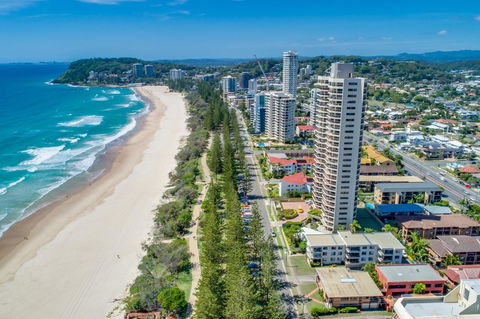Burleigh Esplanade Apartments - Accommodation Rockhampton 19