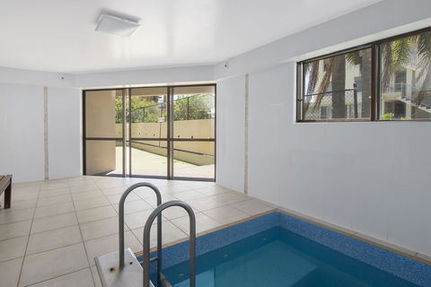 Burleigh Esplanade Apartments - Accommodation Rockhampton 23