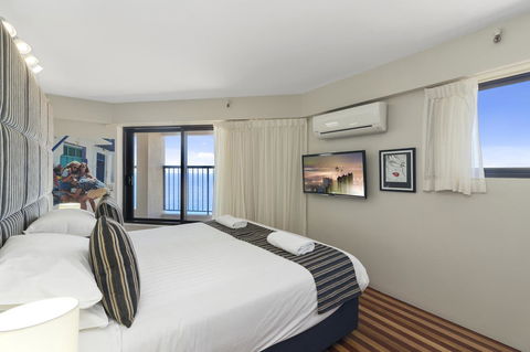 Burleigh Esplanade Apartments - Accommodation Rockhampton 28