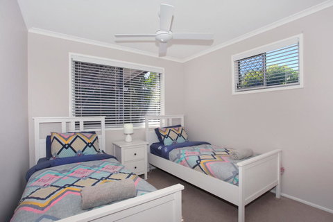 6 Botany Court Marcoola Beach - Pet Friendly 500 Bond - Accommodation Rockhampton 2