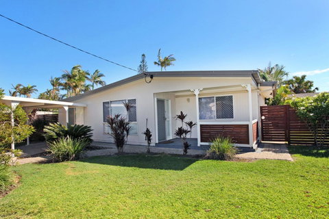 6 Botany Court Marcoola Beach - Pet Friendly 500 Bond - Accommodation Rockhampton 1