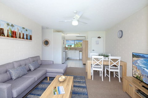 Surf Dance Apartments - Accommodation Rockhampton 3