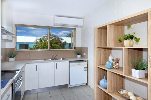 Surf Dance Apartments - Accommodation Rockhampton 1