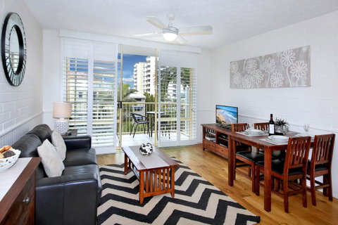 Surf Dance Apartments - Accommodation Rockhampton 7