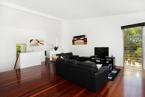 224 Centenary Heights Road Coolum Beach, 500 Dollar Bond, Linen Included - Accommodation Rockhampton 4