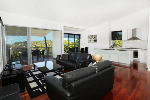 224 Centenary Heights Road Coolum Beach, 500 Dollar Bond, Linen Included - Accommodation Rockhampton 3