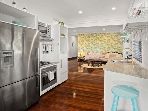 Anville Court - Accommodation Rockhampton 4